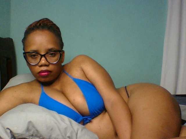 Prettyzari online show from August 13, 1:30 am