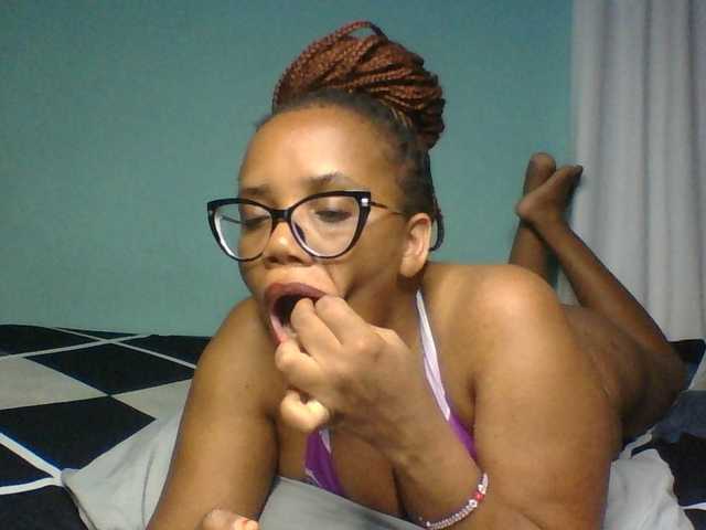 Prettyzari online show from August 14, 10:41 am