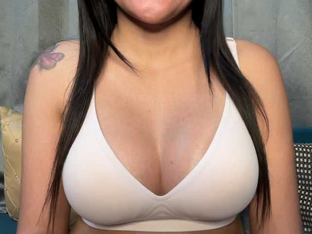 Priya71 online show from August 23, 7:32 pm