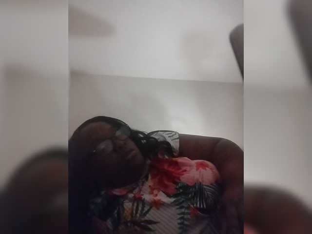 Quaylababe1 online show from May 21, 5:42 am