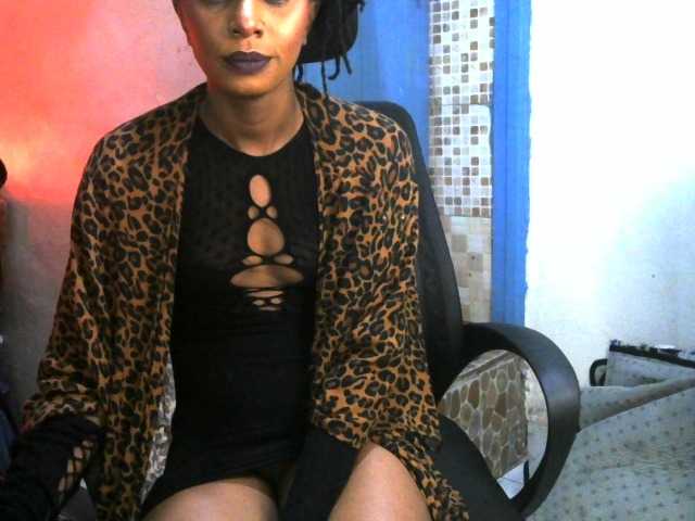 QueenAllure online show from August 12, 6:27 am