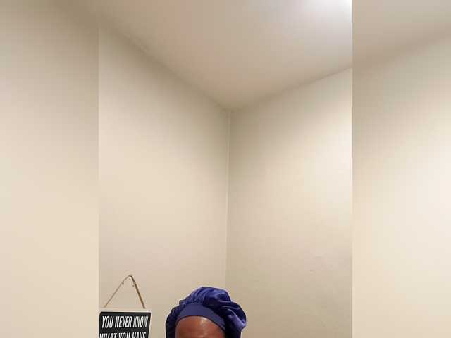 QueenAnitaDix online show from August 13, 7:28 pm