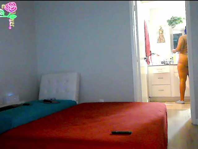QueenAnitaDix online show from August 15, 1:15 pm