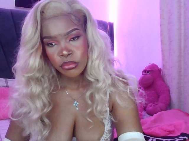 QueenB2 online show from August 10, 6:53 pm