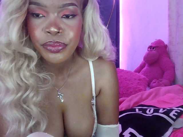 QueenB2 online show from August 10, 11:17 pm