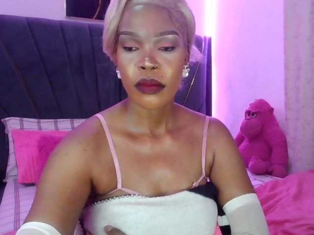 QueenB2 online show from August 11, 5:48 pm