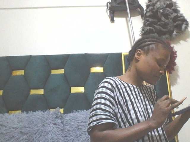 QueenIvy35 online show from July 23, 8:05 am