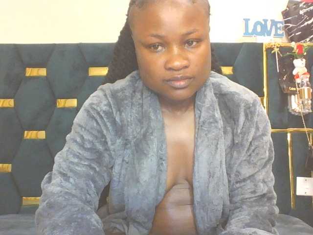 QueenIvy35 online show from August 11, 4:53 pm