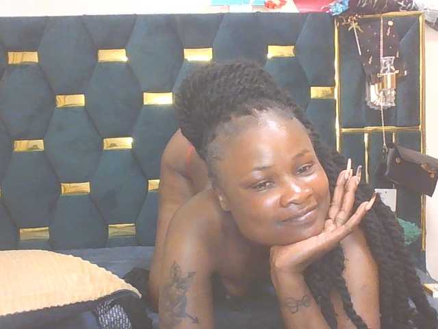 QueenIvy35 online show from August 14, 7:06 pm