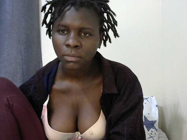Queenbeea online show from August 8, 5:13 pm