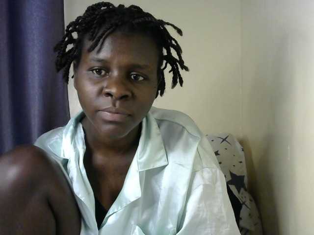 Queenbeea online show from August 9, 1:01 pm