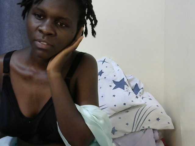 Queenbeea online show from August 10, 9:22 am