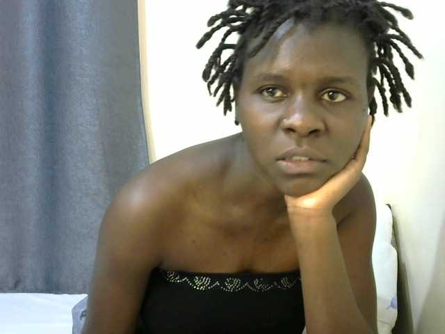 Queenbeea online show from August 11, 12:40 pm