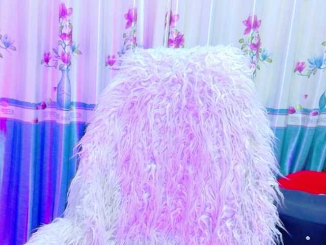 Queendy online show from July 22, 3:53 am