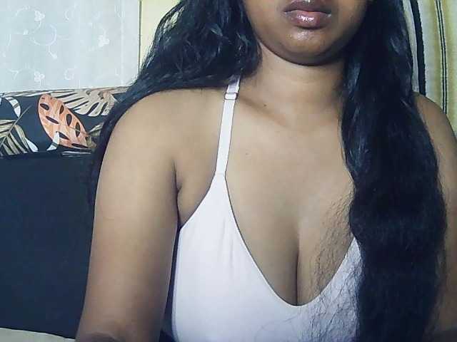 Queenihot online show from August 3, 10:33 am