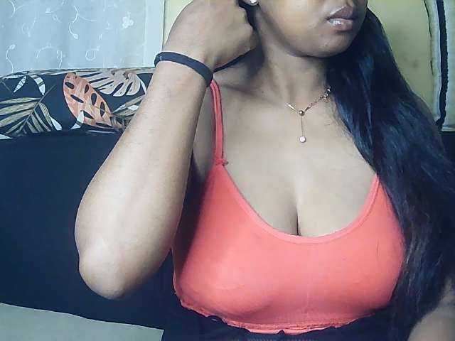 Queenihot online show from August 7, 6:46 am