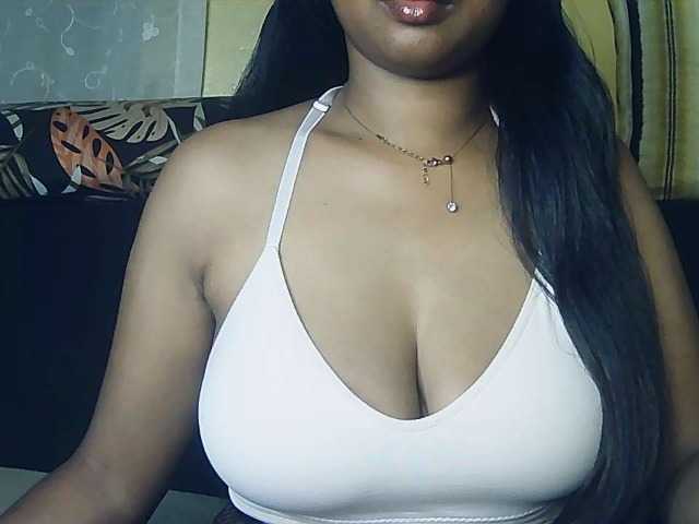 Queenihot online show from August 8, 10:48 am