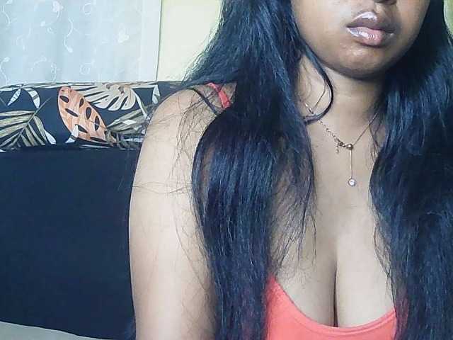 Queenihot online show from August 11, 12:40 pm
