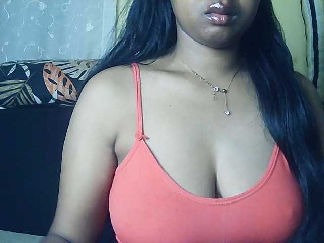 Queenihot online show from August 12, 5:32 am