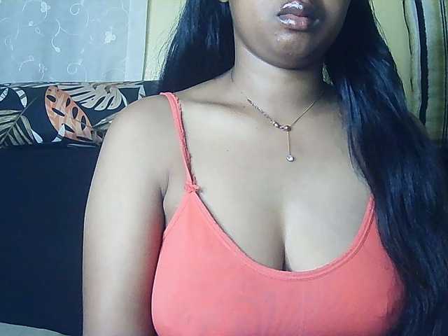 Queenihot online show from August 12, 6:49 am