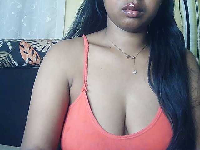 Queenihot online show from August 12, 10:50 am