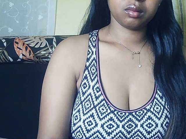 Queenihot online show from August 13, 5:43 am