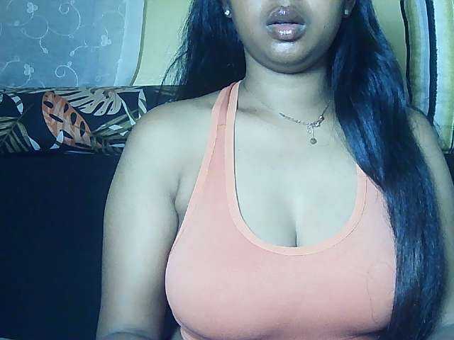 Queenihot online show from August 15, 7:23 am