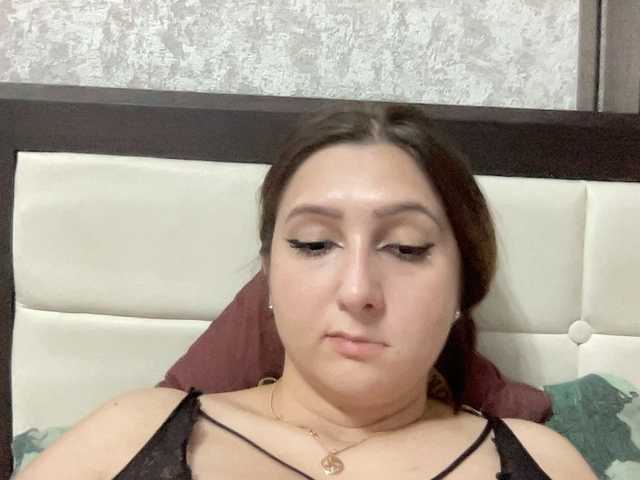 Queenli483 online show from August 12, 5:48 pm