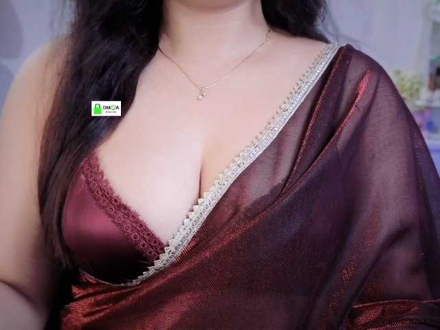 QuestQueen online show from August 7, 12:05 pm