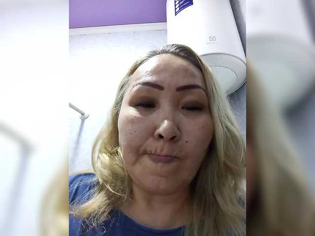 Qweentis online show from August 4, 4:48 pm