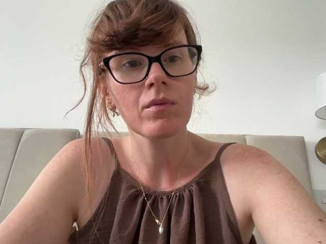 REDHEADROSIE online show from August 9, 11:55 am