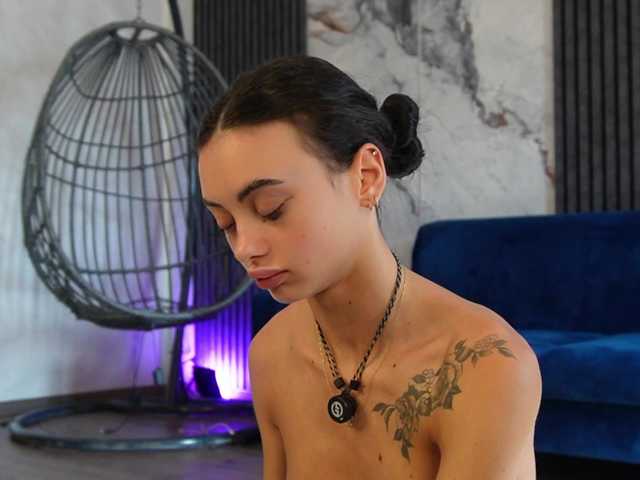 RachelRavee online show from June 28, 6:27 am