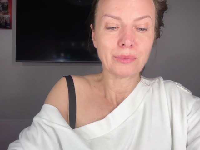 RachellHot online show from August 14, 6:33 pm