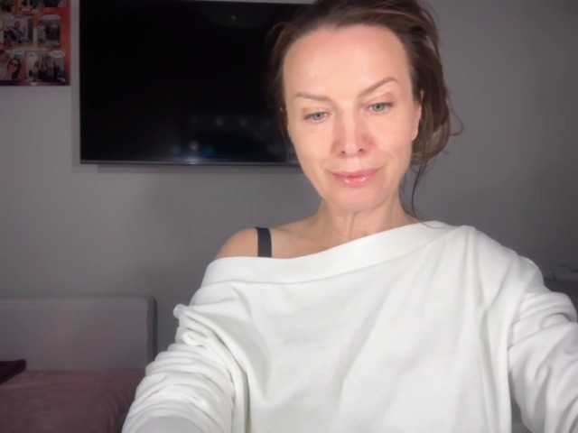 RachellHot online show from August 14, 8:45 pm