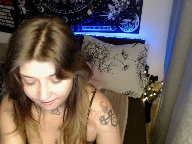 RacyRoby online show from August 4, 7:00 pm