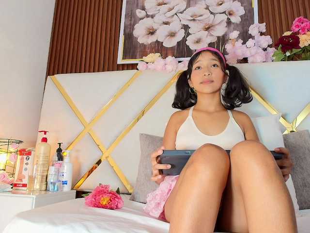 Realdoncella online show from August 1, 8:48 pm