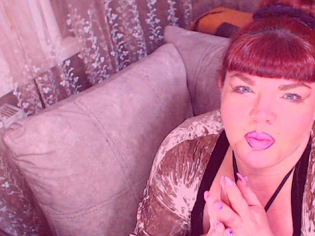 RedBustyX online show from May 13, 9:58 pm
