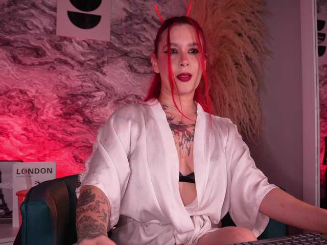 REDDOLLL online show from September 4, 2:10 pm