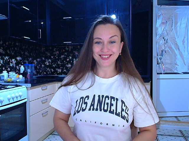 Bonita  online show from August 4, 7:11 pm