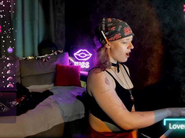 Ricki-Bloom online show from August 5, 8:12 am