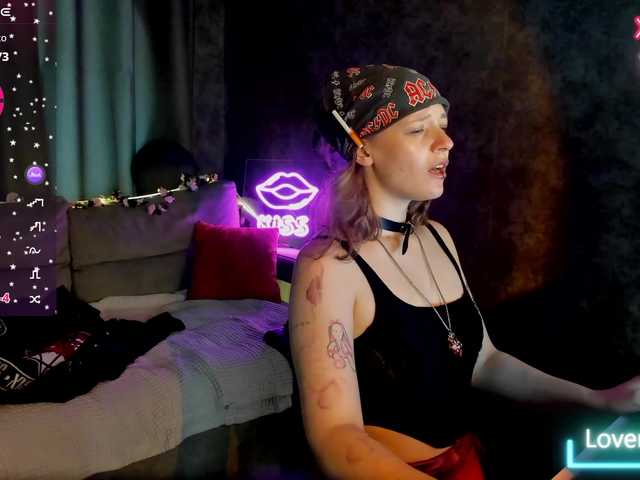 Ricki-Bloom online show from August 6, 1:04 am
