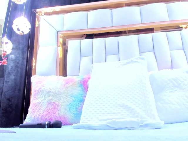 RileySweet online show from August 8, 11:54 am
