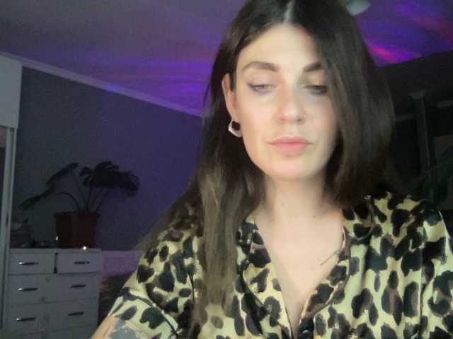 Rita-Tease online show from August 8, 9:15 pm