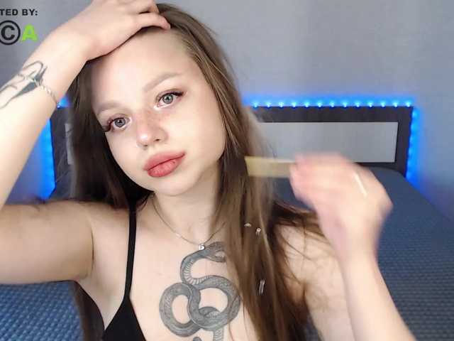 RonnieMilles online show from August 7, 2:11 am