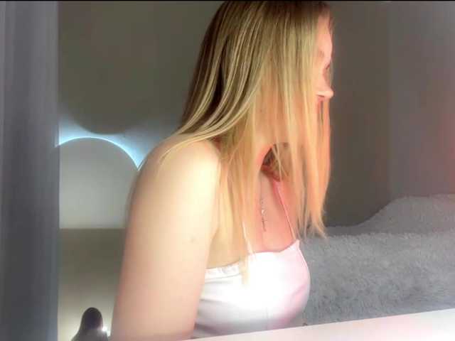 RosalindRayas online show from August 10, 3:02 pm