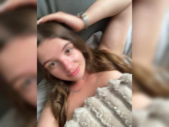 Rosalinelov online show from August 7, 1:55 pm
