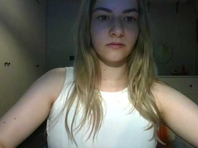 RosieJune online show from July 28, 11:49 am