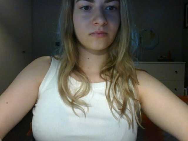RosieJune online show from July 30, 7:59 am