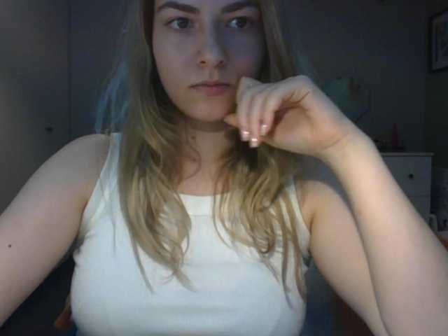 RosieJune online show from July 30, 11:17 am