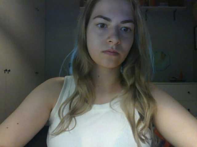 RosieJune online show from July 31, 6:52 am